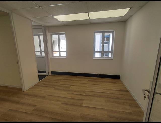 377M² OFFICE TO LET IN BRYANSTON